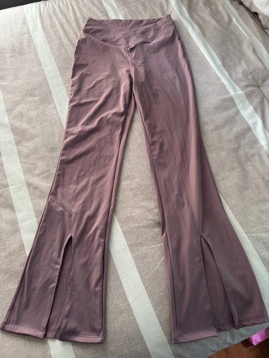 Pants - EUC Mauve Flare Lycra Leggings with Front Slit Hem